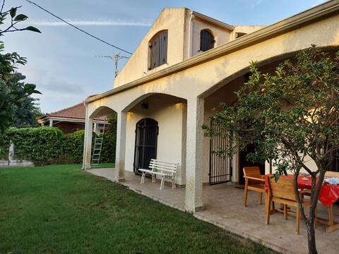 Villa Anesis (Beachfront Villa)