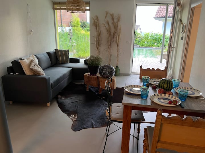 Die Besondere Gartenwohnung Mit Schwimmteich - Kanton Schwyz