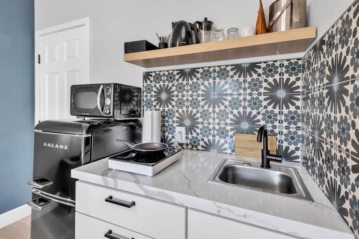 Vista Vacation Downtown | Walkable | Modern Escape - San Marcos, CA