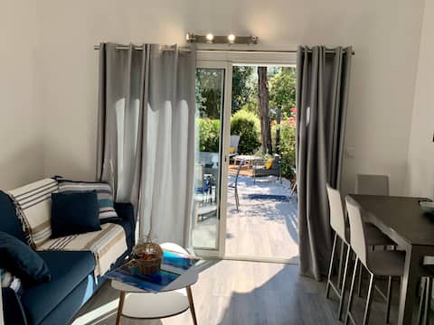 Popular Airbnb listing: Luxury cottage 200 m from the beach in Porto Vecchio