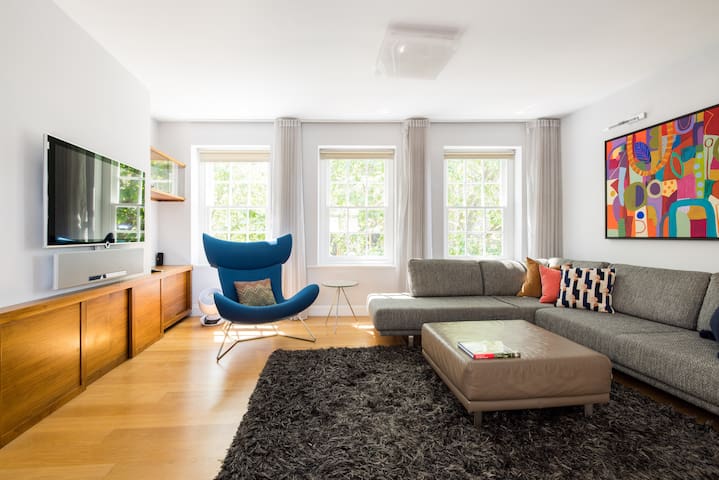 London Is Yours – 2 Bedroom in Kensington