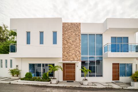 Spectacular House with Private Pool