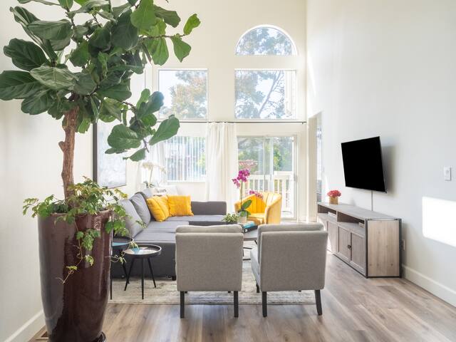 Stunning house with views and oasis garden gallery image 4