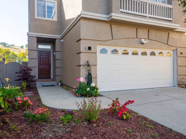 Stunning house with views and oasis garden gallery image 3