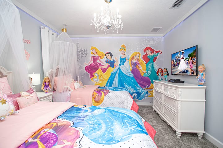 #3 - Dhoma e gjumit me tematikë Disney Princess - 2 krevate dopio, 2 dhoma gjumi 