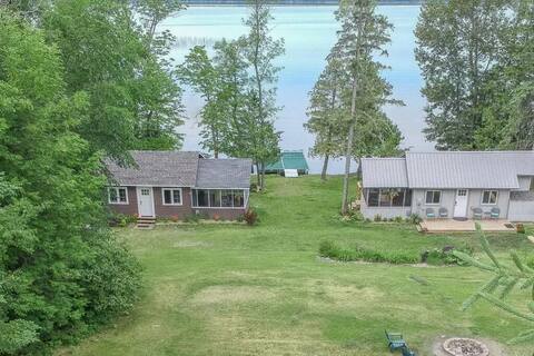 Lakeside, twin cabins, on Moose Lake!