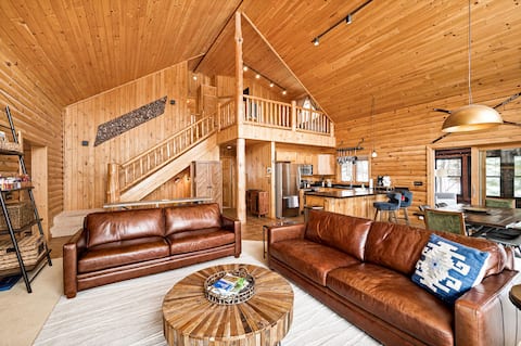 Fairway Pines Lodge minutes to outdoor fun!