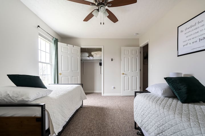 Dhoma e gjumit 2. Dy krevate dopio me tërheqje nga Trundles 