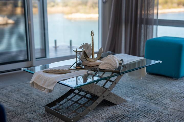 Waterfront Bliss: 4-Bedroom Paradise near Mandurah gallery image 5