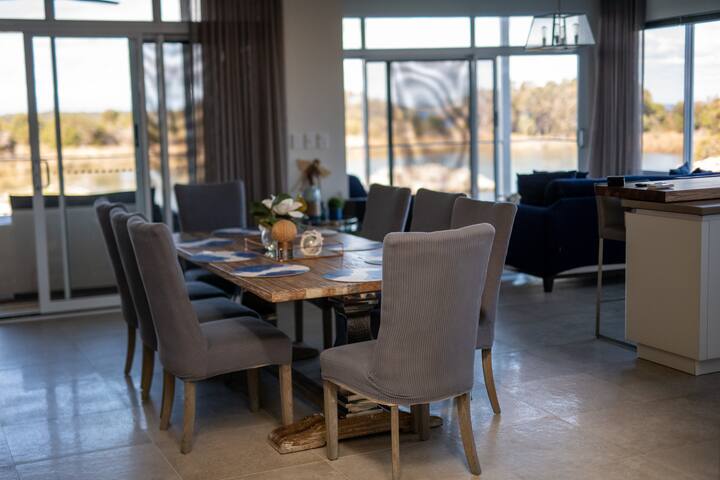 Waterfront Bliss: 4-Bedroom Paradise near Mandurah gallery image 3