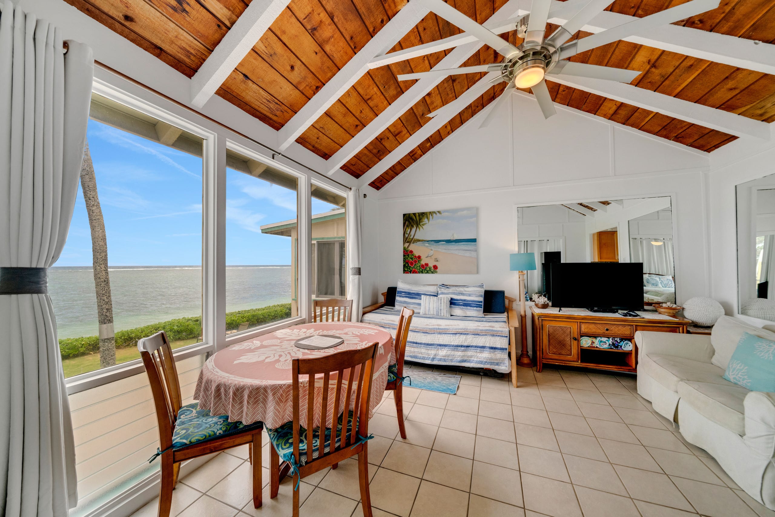 Condo in Hauula · ★4.88 · Studio · 3 beds · 1 bath - Image 4