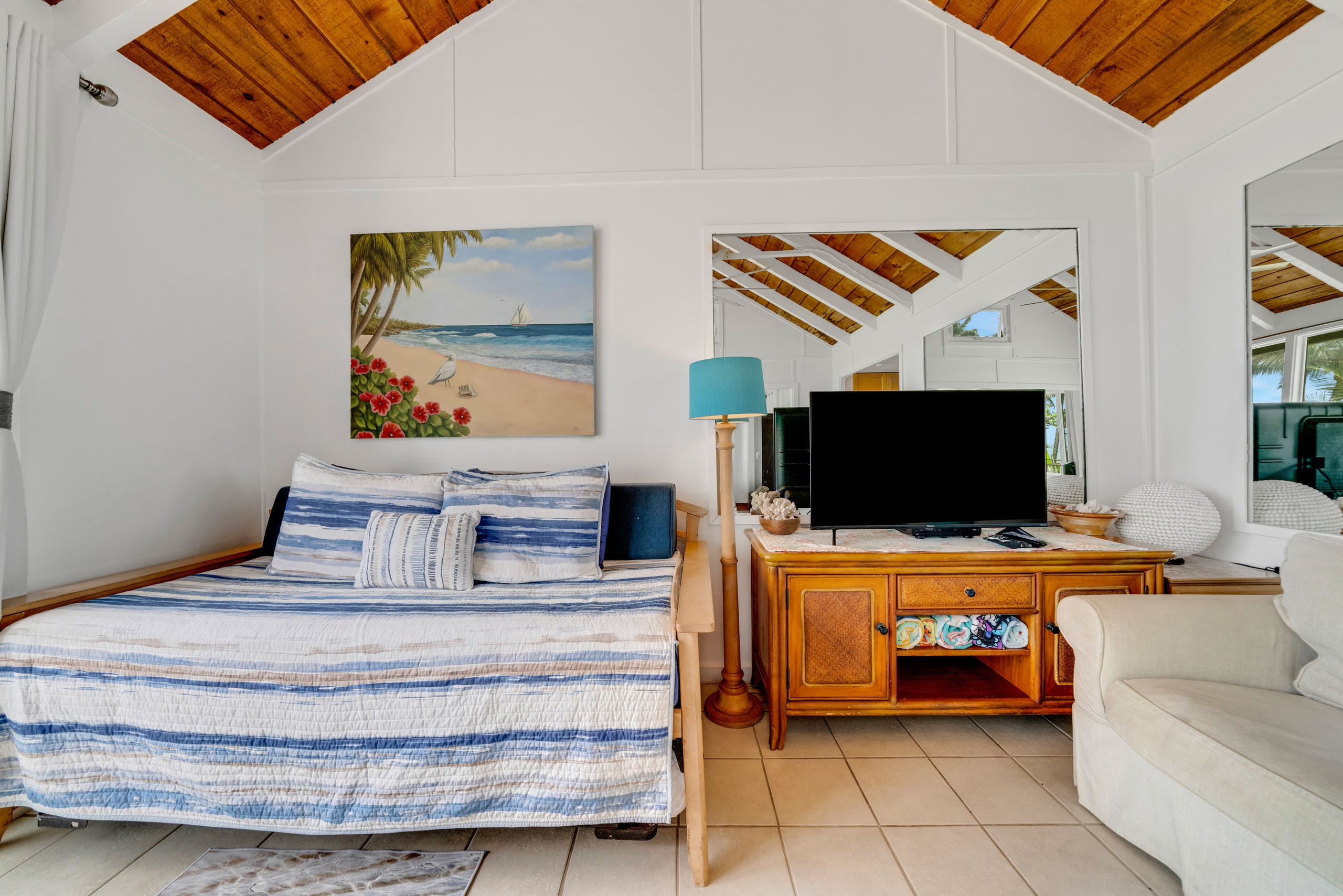 Condo in Hauula · ★4.88 · Studio · 3 beds · 1 bath - Image 9