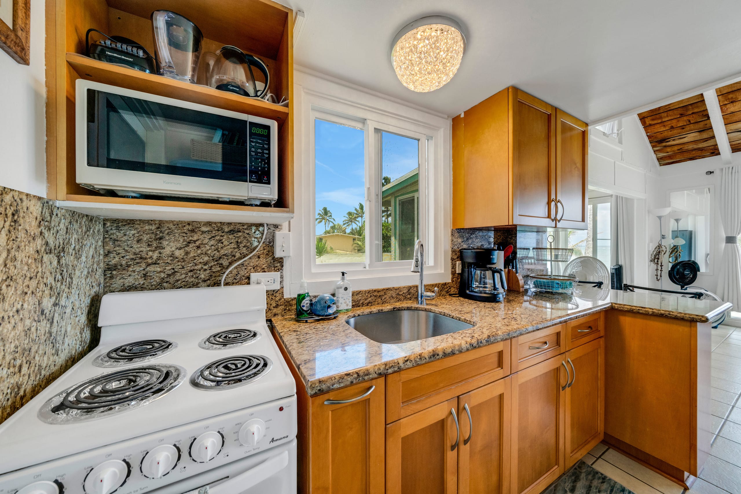 Condo in Hauula · ★4.88 · Studio · 3 beds · 1 bath - Image 15