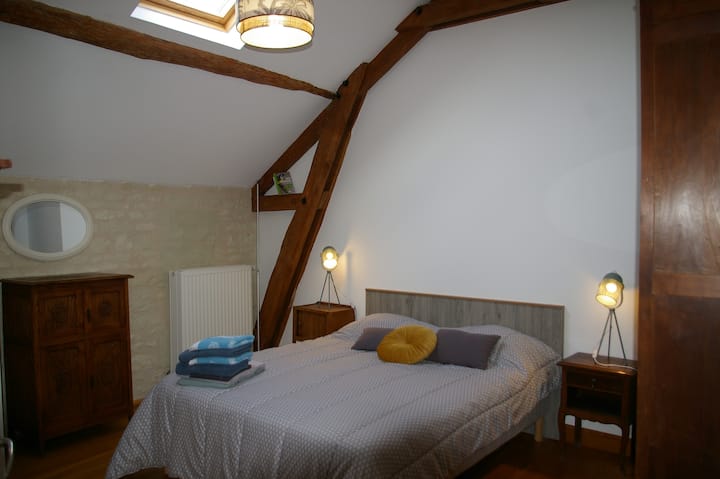 2 - ра спалня на горния етаж