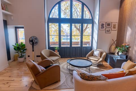 Annonce Airbnb populaire: Le Lombard: Panoramic view of the Garonne à Capitole / Arnaud Bernard / Carmes
