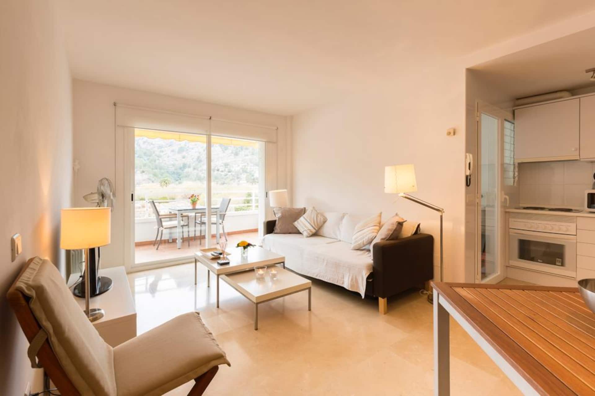 Ideal apartment between the mountains and the sea