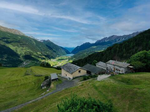 Fabulous mountain house overlooking the valley