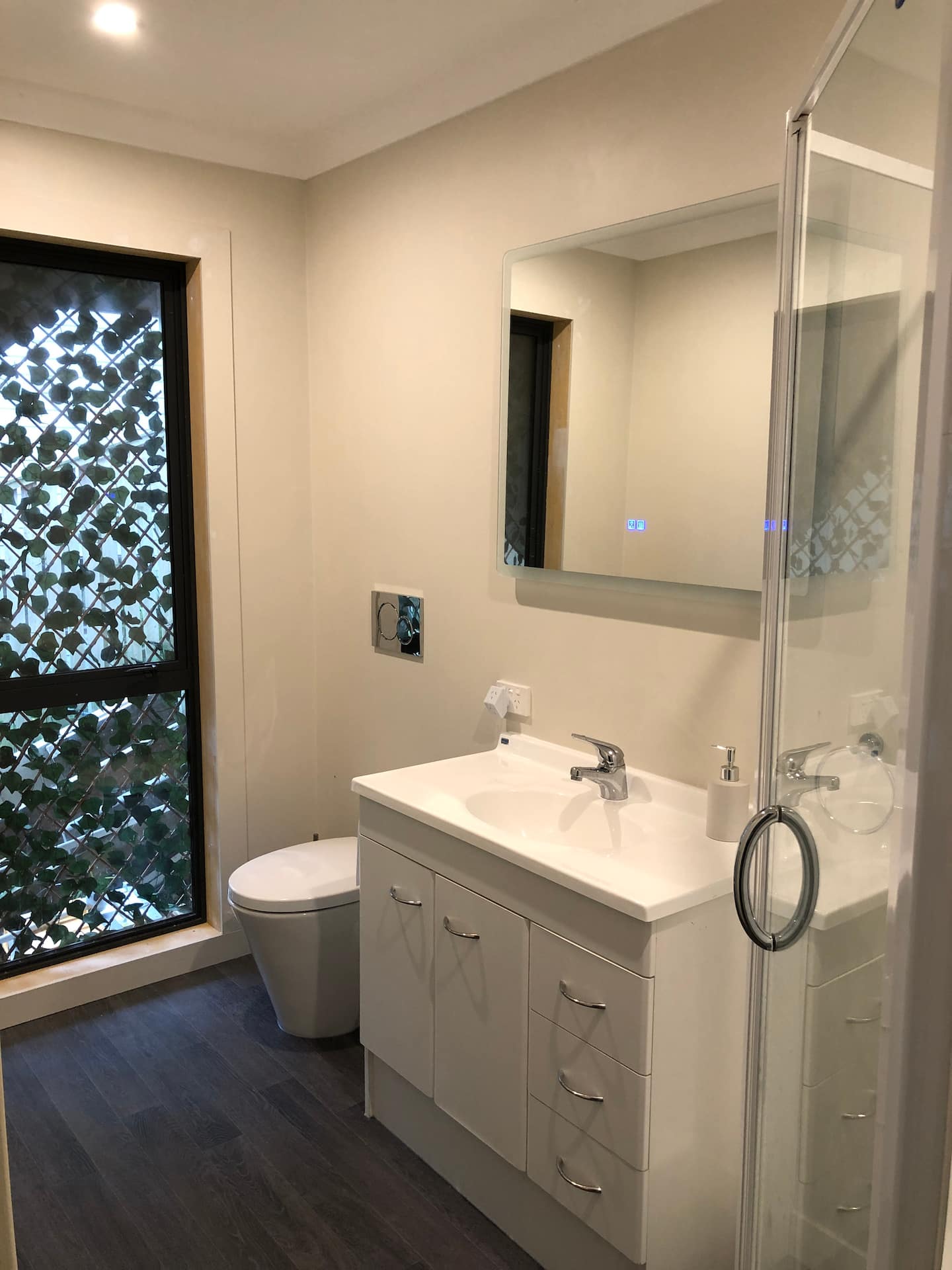 Garden Flat In Pukerua Bay 5