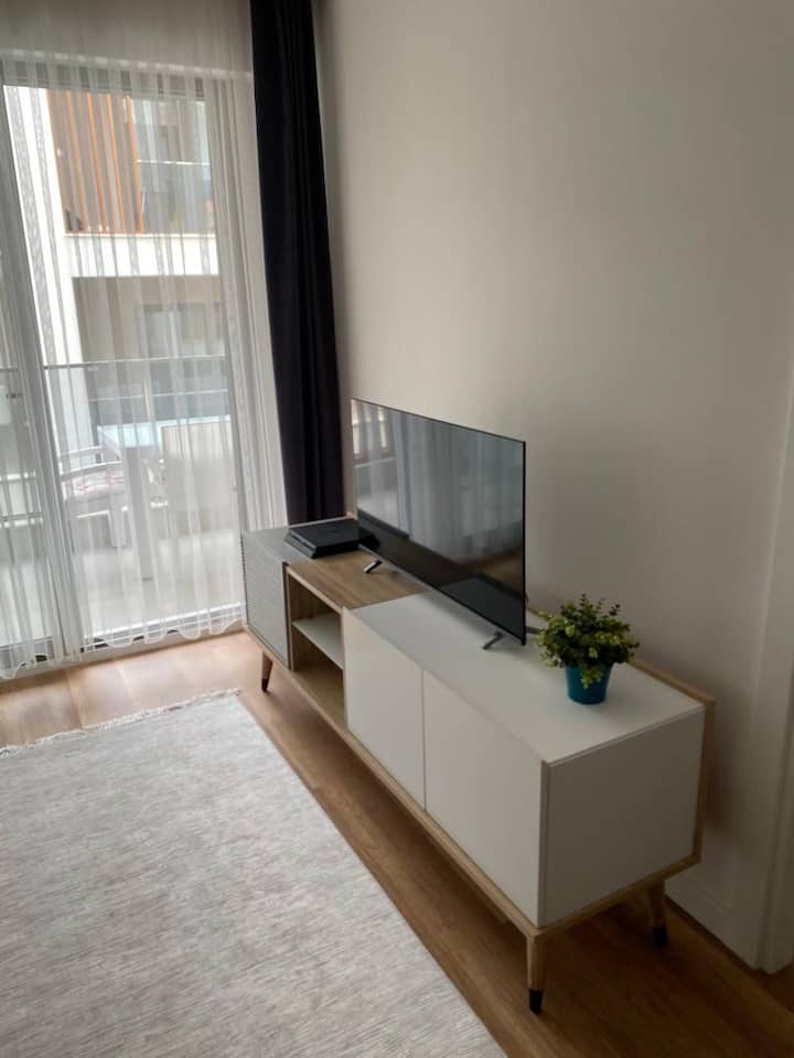 Alaçatıda Ortak Havuzlu Güvenlikli Site 1+1 Daire - Alaçatı