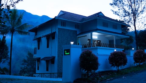 The Cascade Munnar With Luxury Room