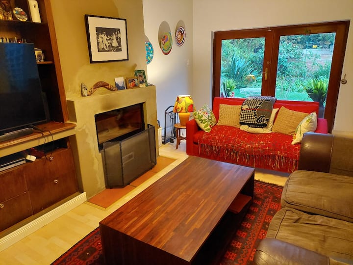 Secluded Home, Pool, Deck, Water & Power Backups - Johannesburgo