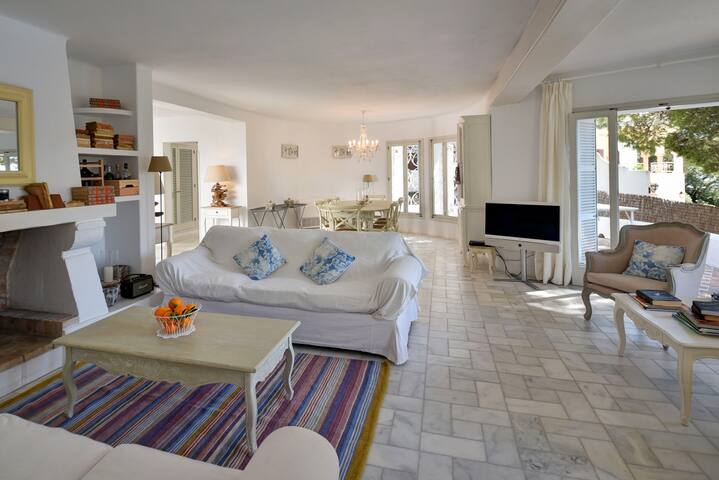 Formentera waterfront central located villa gallery image 4