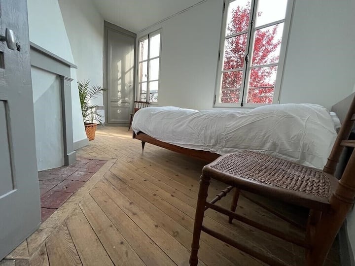 Chumba cha kulala mara mbili na meko ya awali na maoni