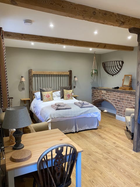Popular Airbnb listing: The Stalls ground floor studio in South Kesteven