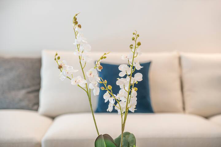 Minimal Executive City Apartment gallery image 5