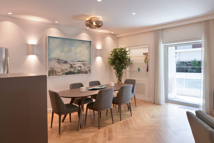 Minimal Executive City Apartment gallery image 2