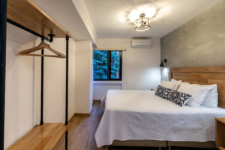 Საძინებელი №2 - საწოლი დიდი ზომის - სააბაზანო