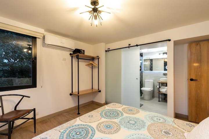 Საძინებელი №4 - საწოლი დიდი ზომის - სააბაზანო