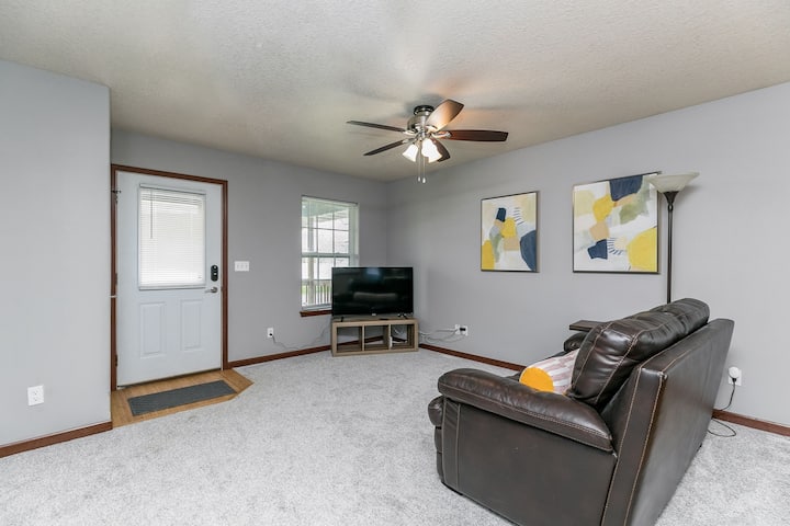 Stadium House - Next To Kernels/roughriders Arena - Cedar Rapids, IA