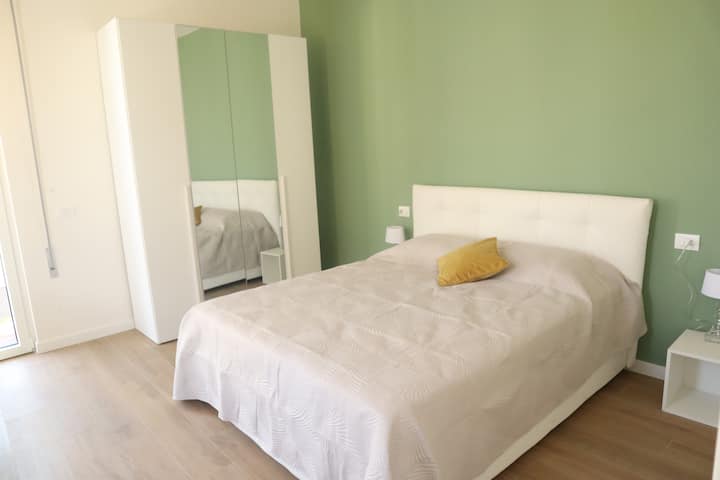 chambre lumineuse avec accès direct au bacon