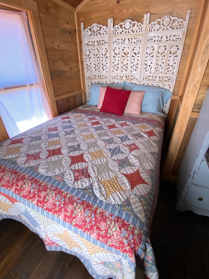 Dhoma e gjumit e pasme- Mbretëresha