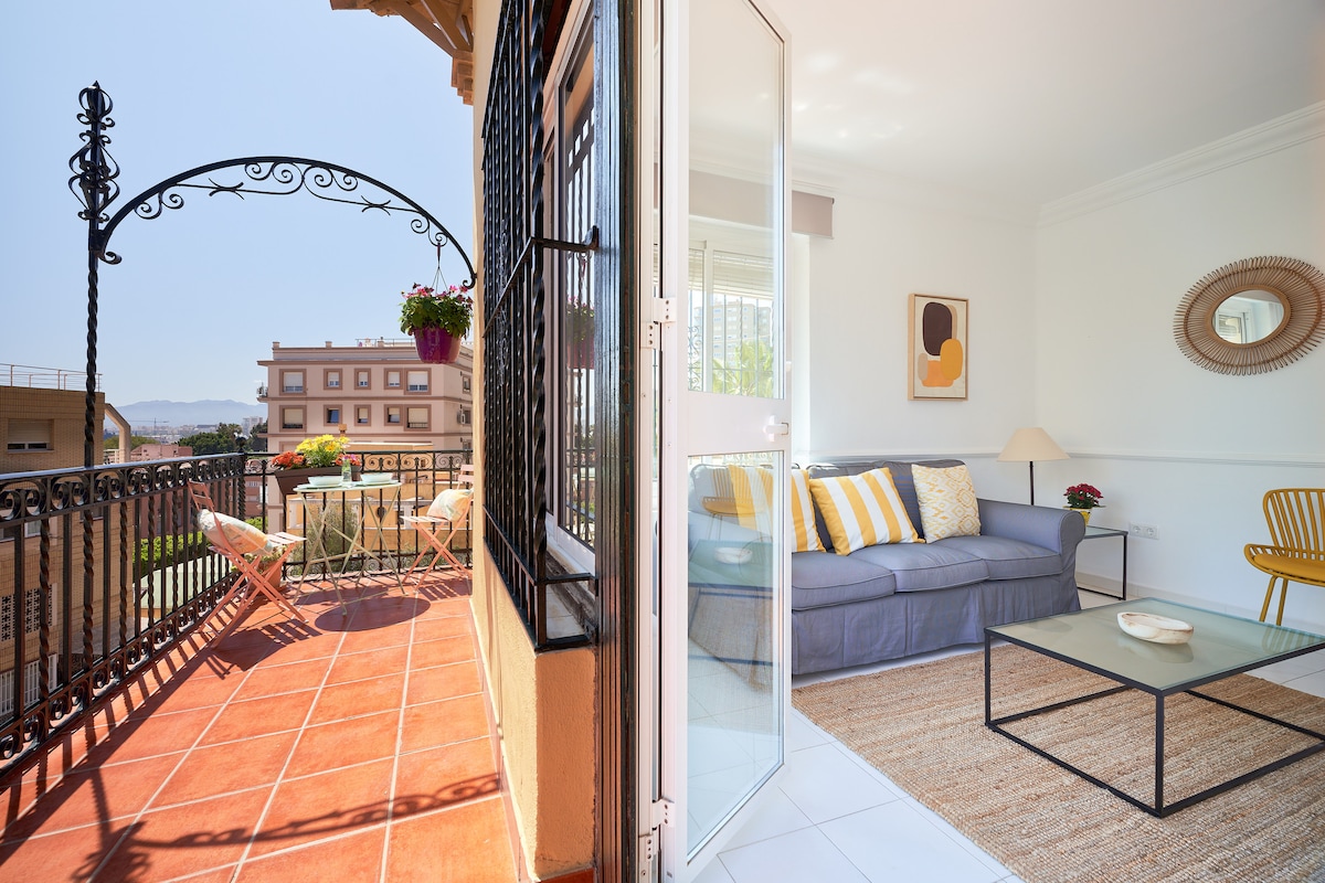 Airbnb performant: Apartment with a large balcony on Malagueta beach à Campos Elíseos