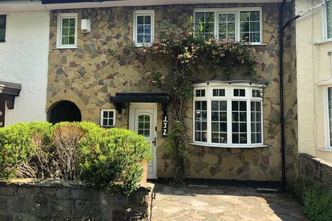 Cosy Rustic 3 bed cottage, great train links