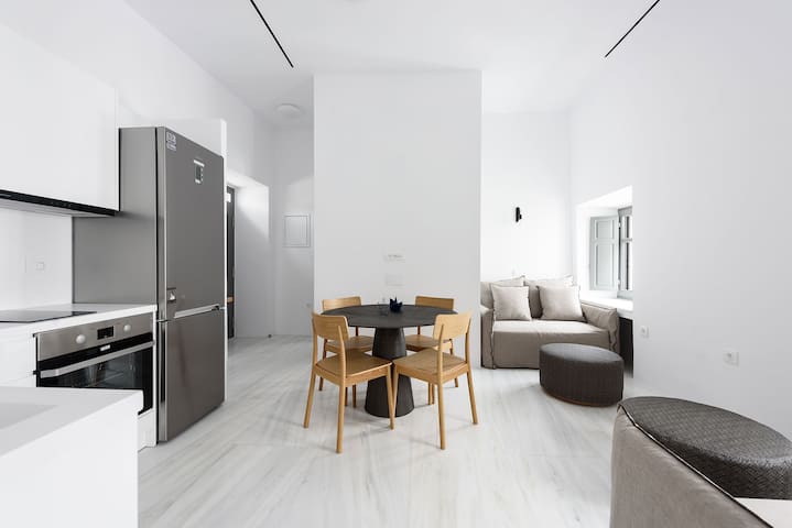 2 Bedroom Boutique house in the heart of Naousa