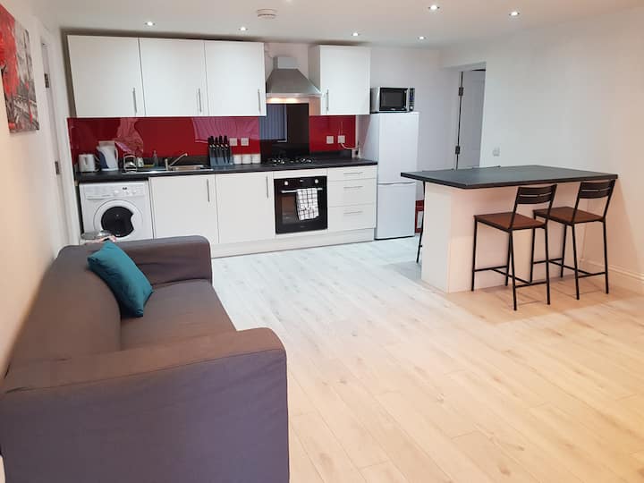 Central Windsor 2 Bedroom Flat With Free Parking - Windsor Castle