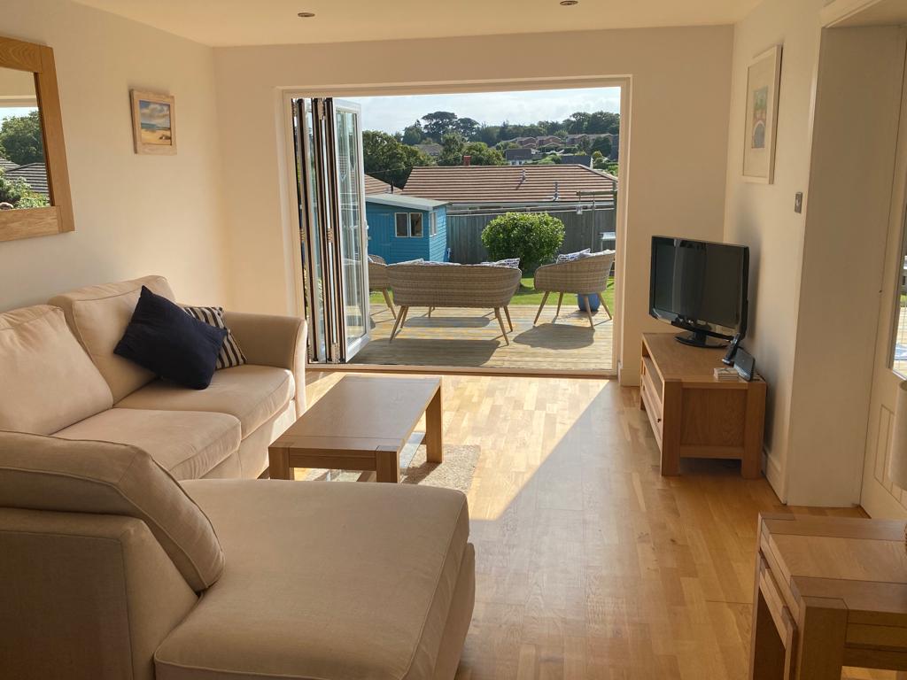Popular Airbnb listing: Sleeps 6 near Seaview, Seagrove & Priory Bay in Nettlestone And Seaview