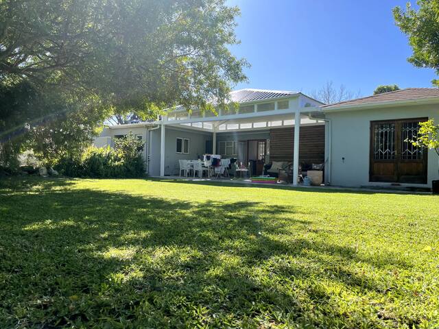 Serene family home near vineyards ideal for WFH gallery image 2