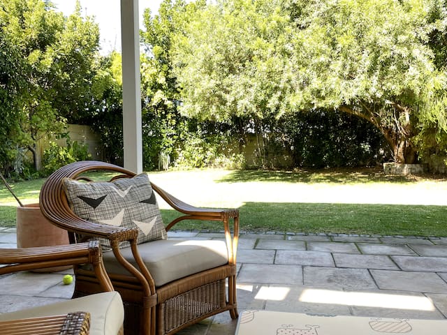 Serene family home near vineyards ideal for WFH