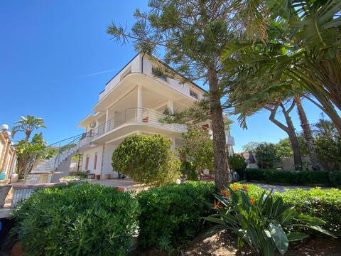 [200m from the Sea] Large Private Patio with BBQ