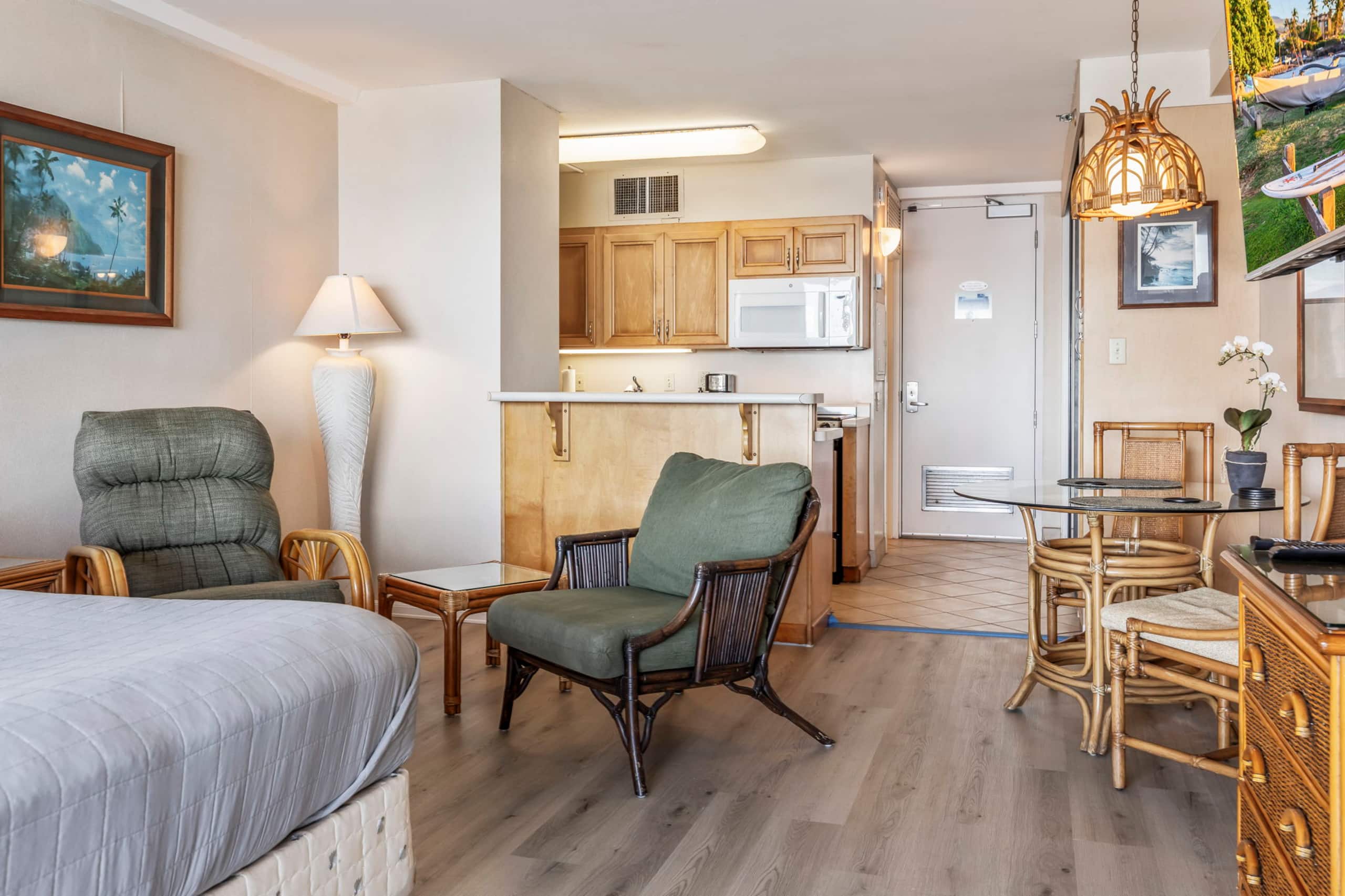 Condo in Lahaina · ★4.84 · Studio · 1 bed · 1 private bath - Image 13