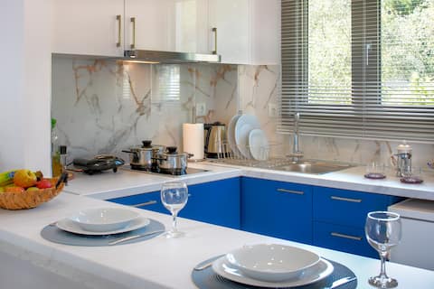 Successful Airbnb property: OUTParga 2 Stylish apartment with garden & parking in Δήμος Πάργας