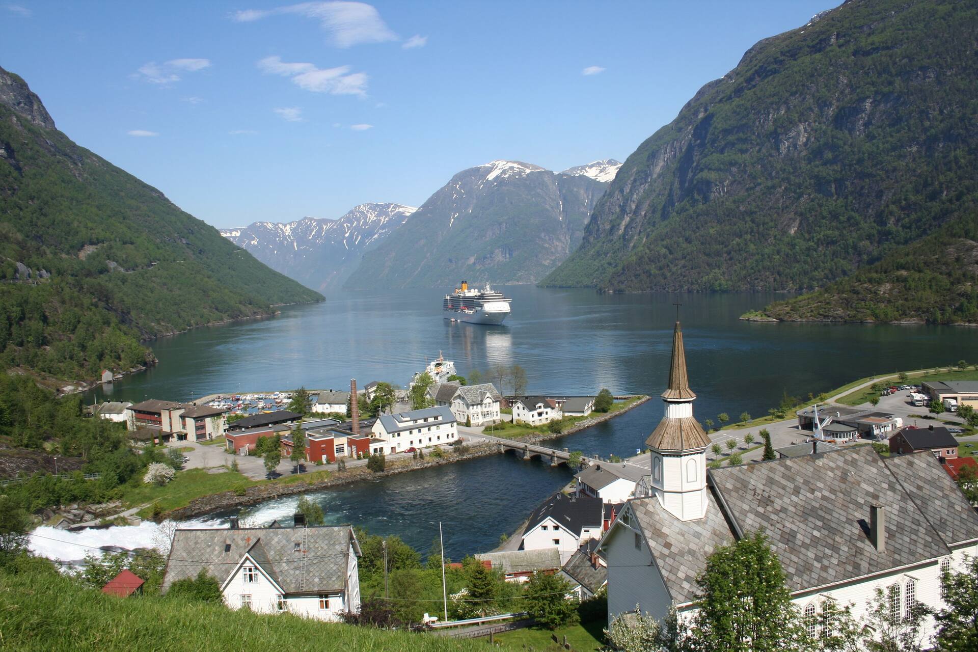 Cosy and new apartment by the Geirangerfjord