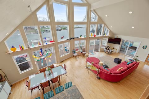 Luxury Lake Life Welcomes You!