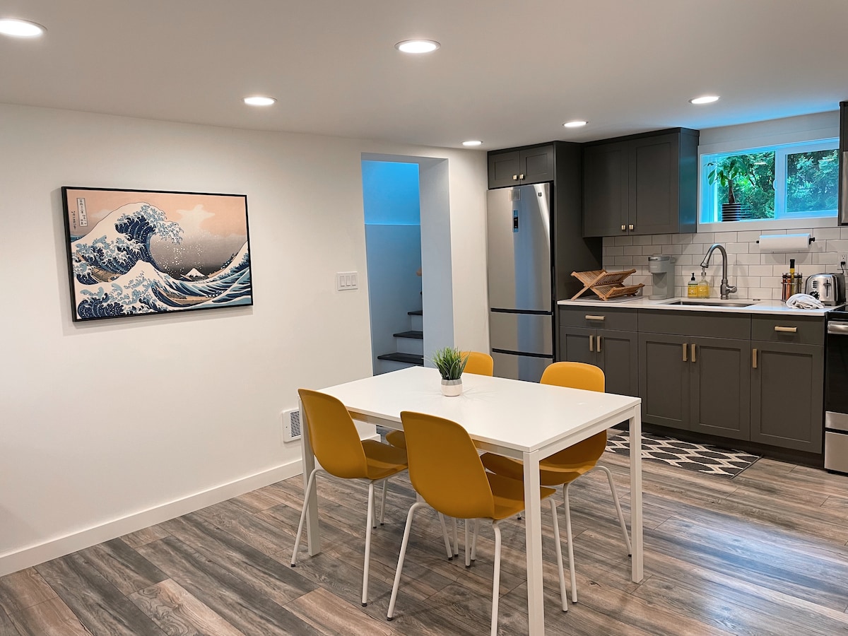 Cozy+Modern Suite in North Queen Anne