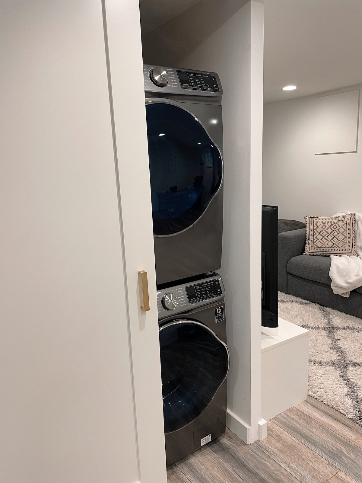 Cozy+Modern Suite in North Queen Anne