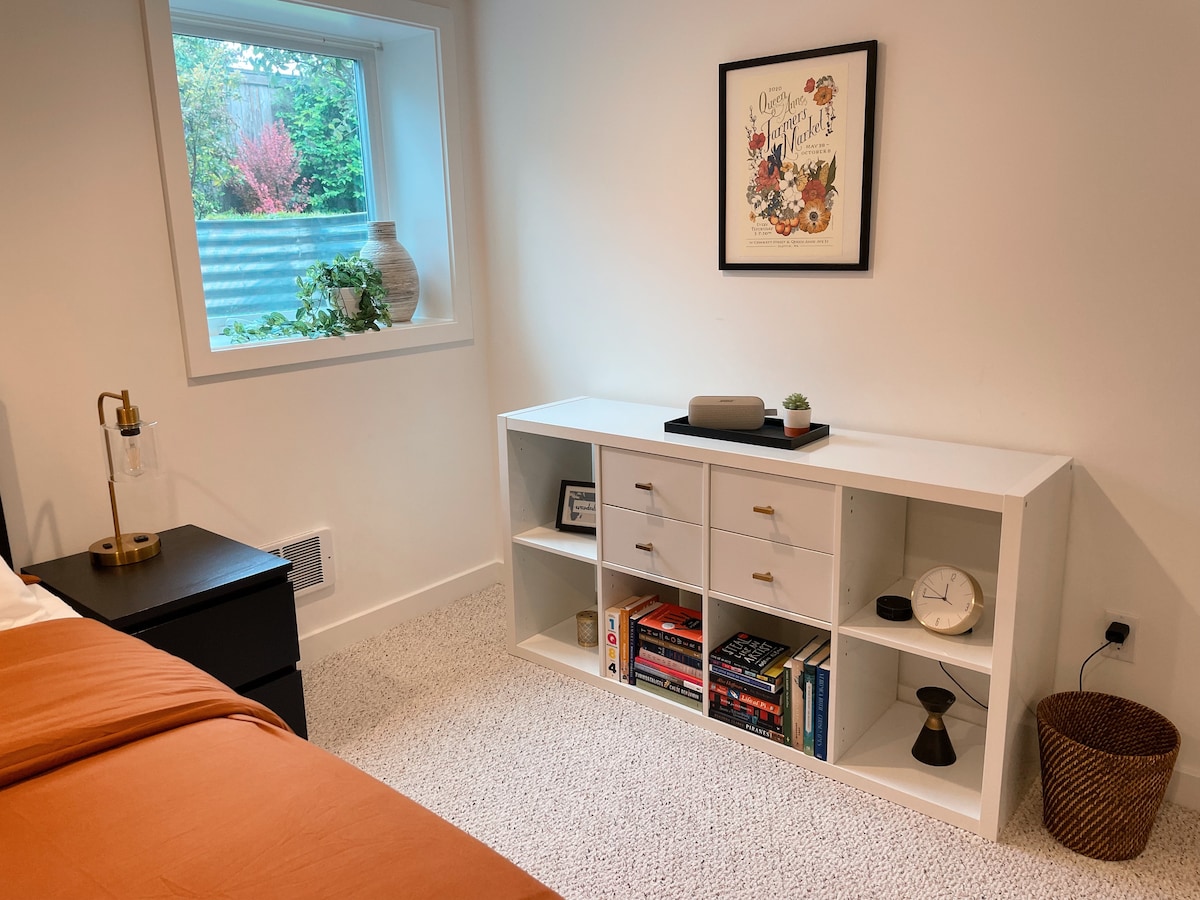 Cozy+Modern Suite in North Queen Anne